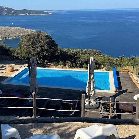 Vita Vacation Home Ustrine Bagian luar foto