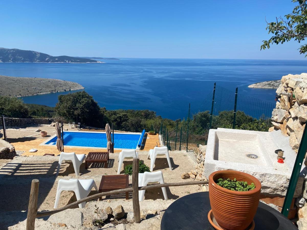 Vita Vacation Home Ustrine Bagian luar foto