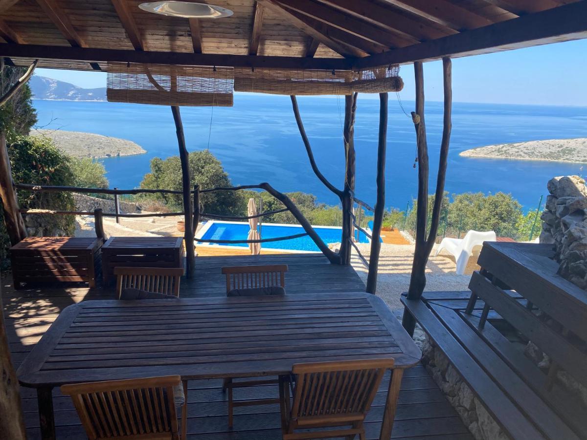 Vita Vacation Home Ustrine Bagian luar foto