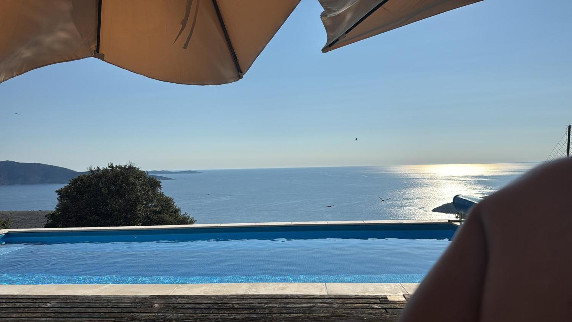 Vita Vacation Home Ustrine Bagian luar foto