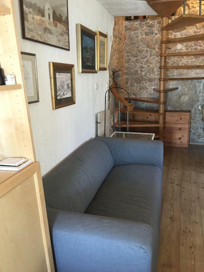 Vita Vacation Home Ustrine Bagian luar foto