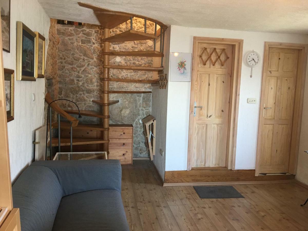 Vita Vacation Home Ustrine Bagian luar foto