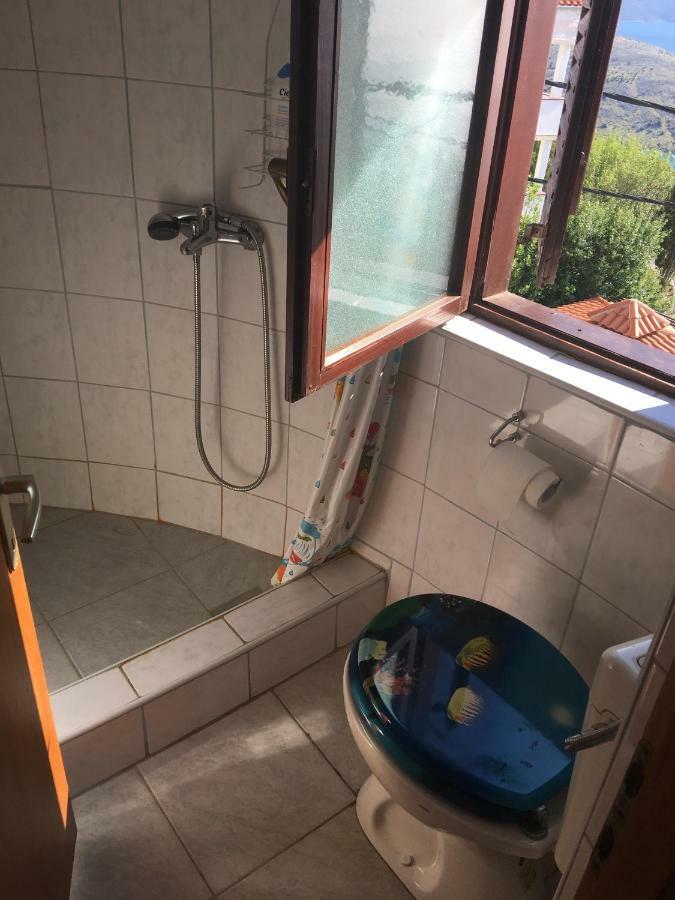 Vita Vacation Home Ustrine Bagian luar foto