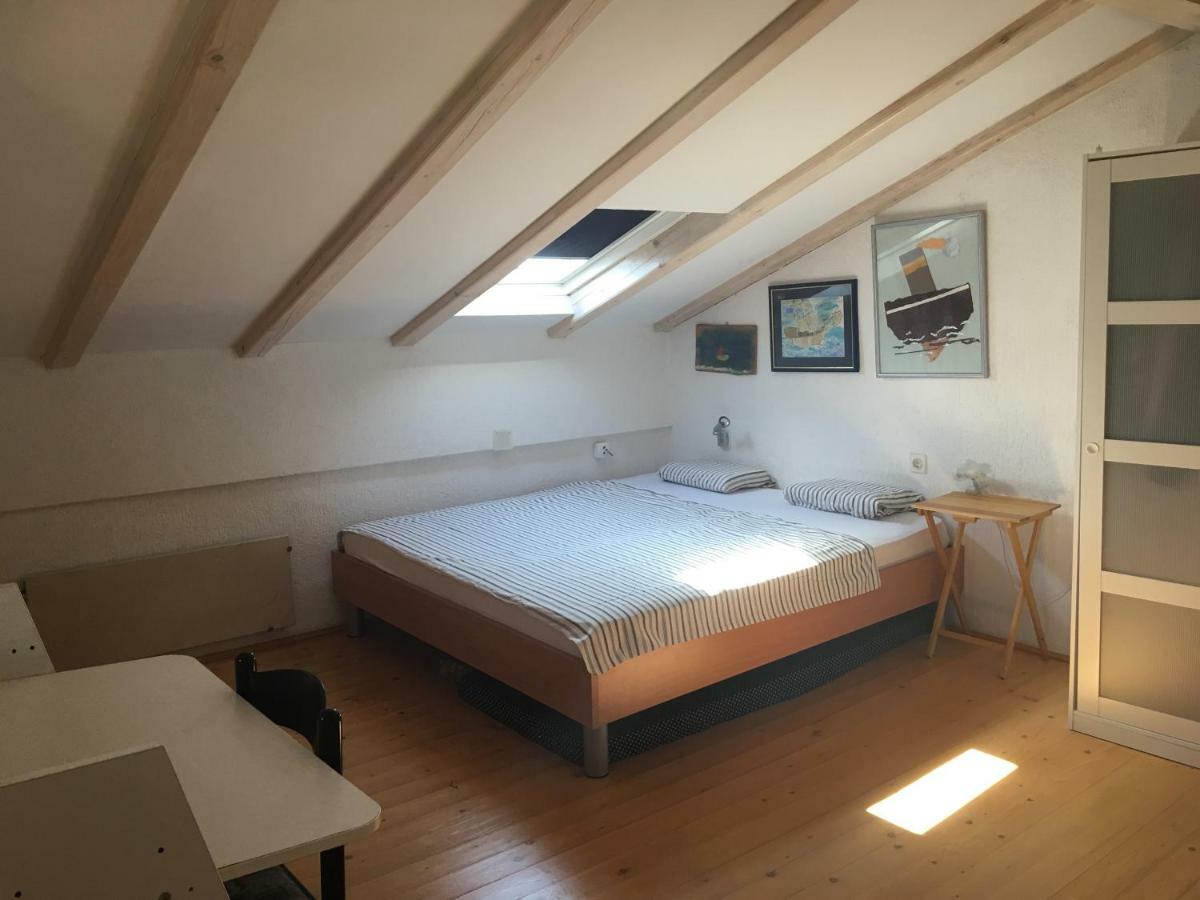 Vita Vacation Home Ustrine Bagian luar foto